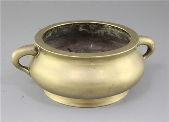 A large Chinese bronze censer, gui, 18th/19th century, width 23cm